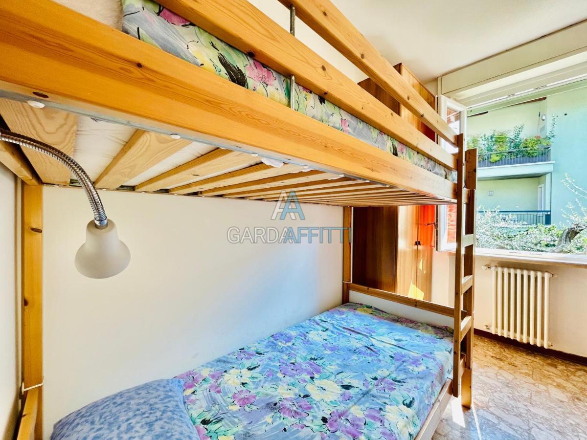 Ares Apartment - Vicino Al Lago Di Garda E Alla Stazione Treno Desenzano del Garda Bagian luar foto